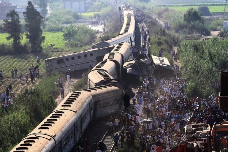49 halott egy vonatbalesetben