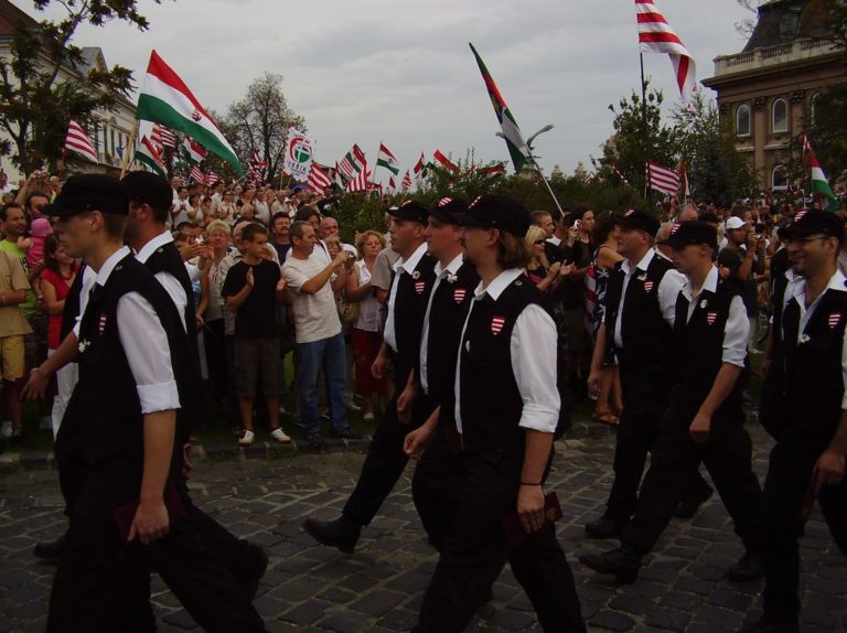 Tíz éve történt: Vizsgálja az ügyészség a Magyar Gárdát