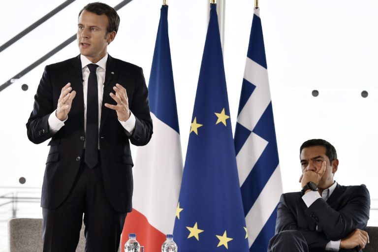 Macron Athénban: Megújult Európai Unió kell