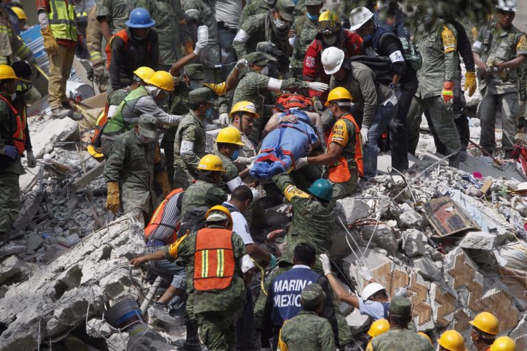 Egész városokat pusztított el a mexikói földrengés