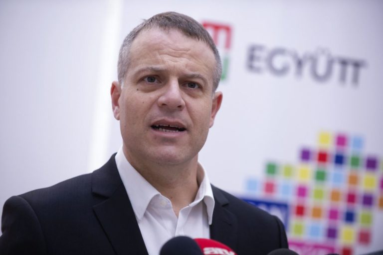 Újabb 300 millió forint gurult az Orbán-közeli Nehéz Kőhöz