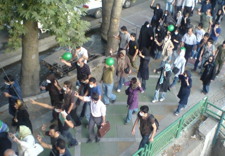 Tíz éve történt – Diákok tüntettek Szegeden a tandíj ellen