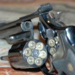 A fegyvergyárosok profitáltak, a kaszinók szívtak a vérfürdő után