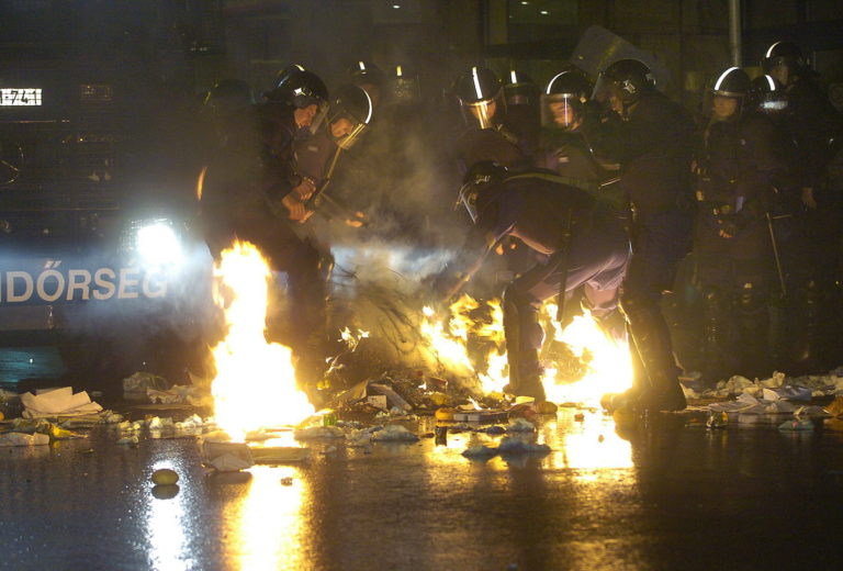 Tíz éve történt: Rendőrökkel csaptak össze a tüntetők