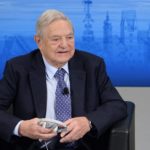 A Sátán, aki a „rózsafüzértől” 18 milliárd dollárt ad egy nyitottabb világért