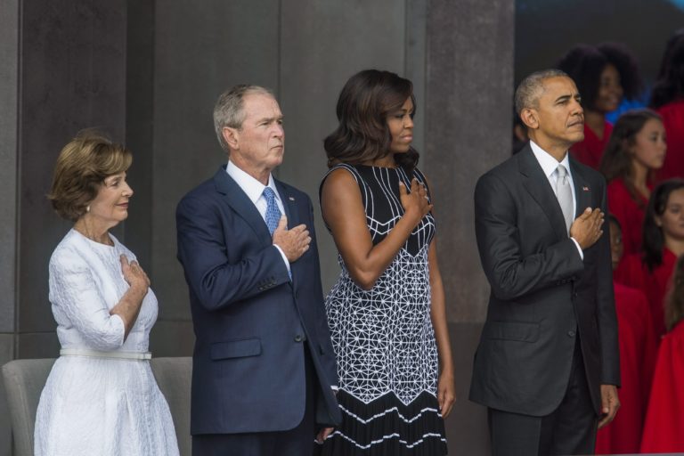 Bush és Obama is Trumpot bírálta