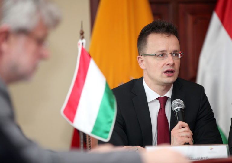 Szlovák elemző: Szijjártó Péter miatt indult rosszul a magyar diplomácia őszi szezonja