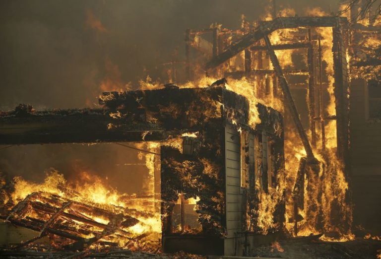 Ismét lángol a bozót Kaliforniában