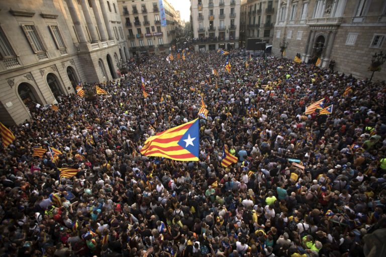 Magukra maradnak a katalánok, a tőzsde sem ad bizalmat