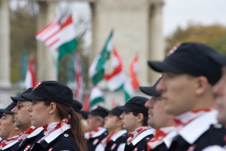 Tíz éve történt – Magyar Gárda: tisztavatás a Hősök terén