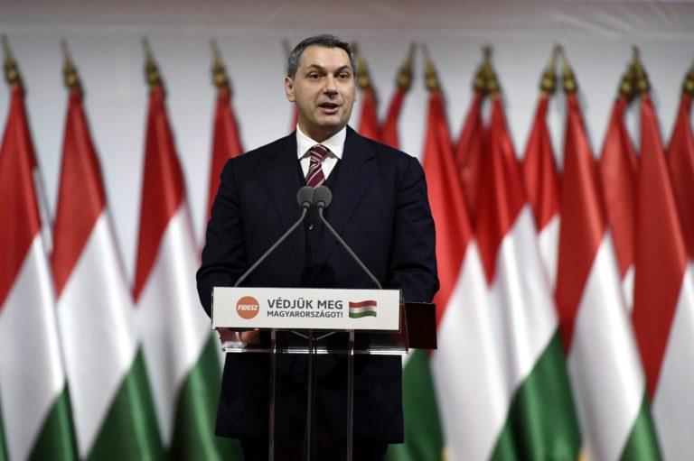 Fidesz-kongresszus: Lázár szerint a cél, hogy Magyarország nevessen a végén