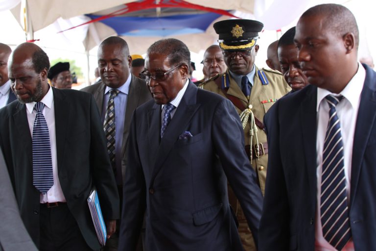 Mugabe elmozdítását kezdeményezi a kormánypárt