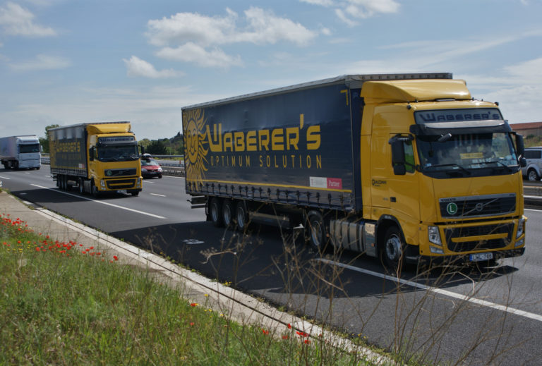 Forgalomlassító akció a kelet-európai kamionokkal szemben