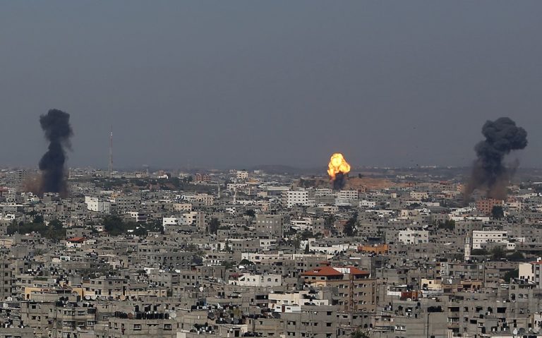 Izrael légicsapásokkal válaszolt a rakétatámadásokra