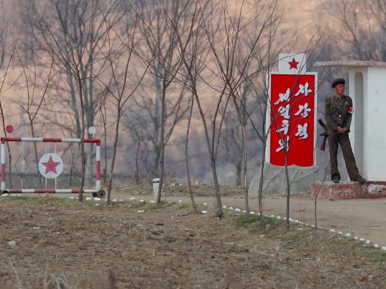 Kína Észak-Korea összeomlására számít? – Menekülttáborok épülnek a határon