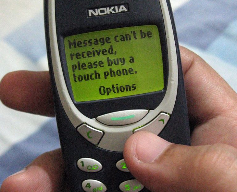 25 éve küldték el az első SMS-t