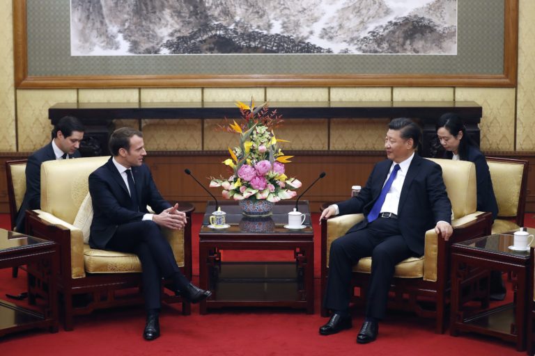 A francia elnök a kínai Selyemúton