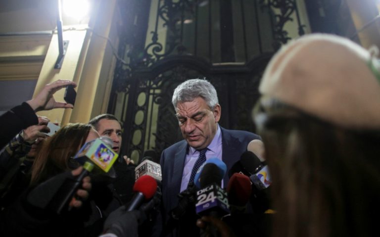 Miért távozik a román „lobogtatós” miniszterelnök?