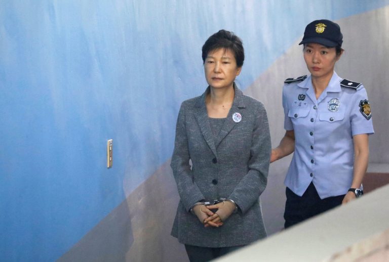 Korrupció: 30 évre börtönbe mehet a volt dél-koreai elnök