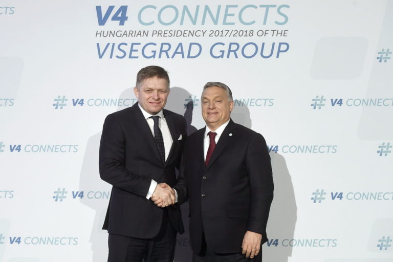 A teljes magyar kormánypropaganda kiáll Fico mellett
