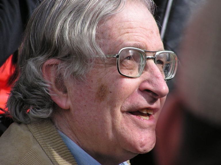 Chomsky: az USA reagálása az orosz-ukrán válságra irracionális