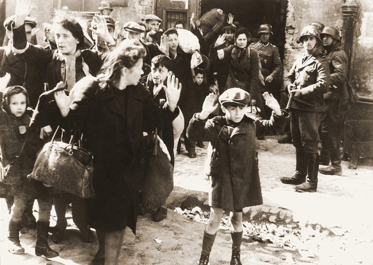Megszületett az amerikai holokauszt-kárpótlási törvény