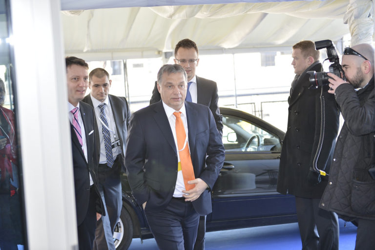 Orbán veri szét az EU-t?