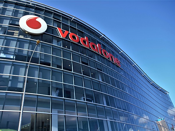 Sokat kockáztat Orbán a Vodafone megvásárlásával