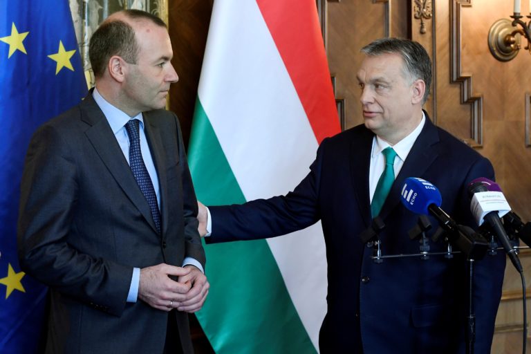 A Fidesz és a Néppárt kölcsönösen sakkban tartja egymást