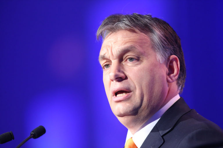 Orbán engedelmes országa