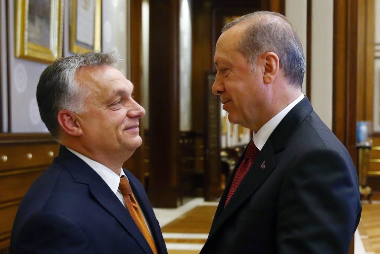 Legyőzheti-e egy fizikatanár Orbán barátját?