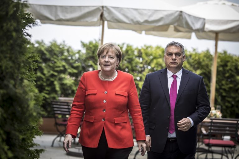 Merkel lepaktál Orbánnal?
