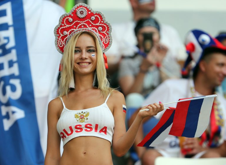 FIFA büntetés az oroszoknak neonáci zászló miatt