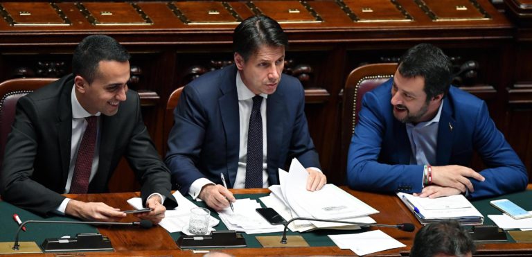 Az uniós befizetések leállításával fenyegetőznek az olaszok