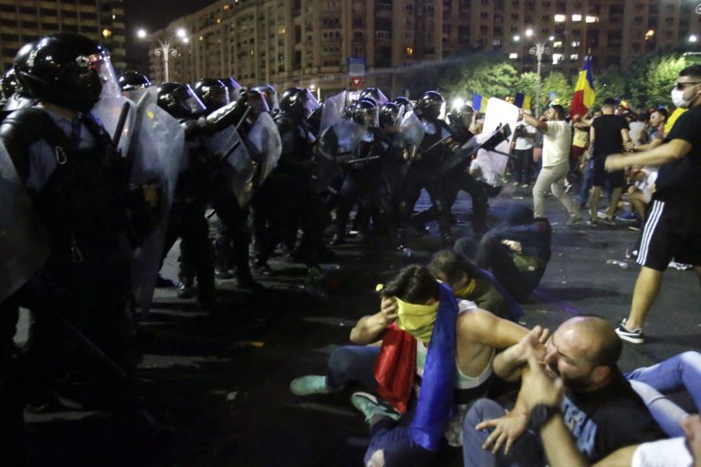 Folytatódnak a tüntetések Romániában