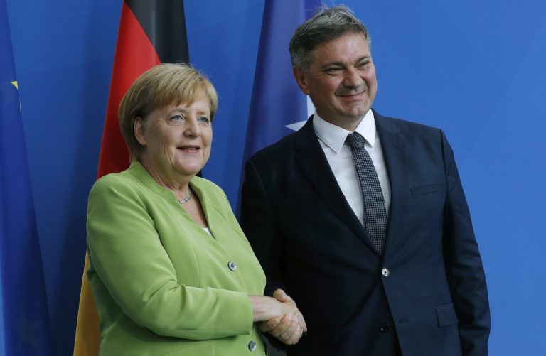 Merkel nemet mond a határrevízióra a Balkánon