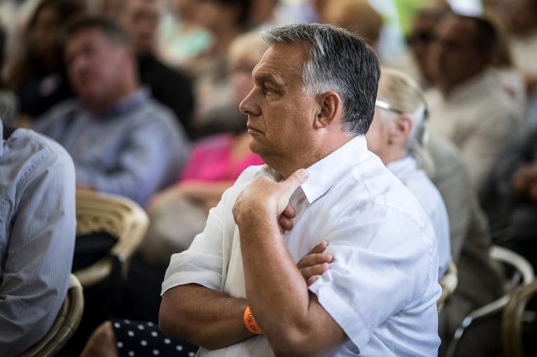 Orbán dilemmája a CEU-ról: megtűrni, vagy megtiltani?