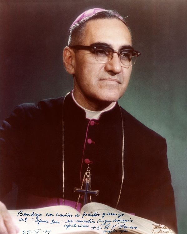Szentté avatják a fegyveres harc mártír érsekét, Oscar Romerot