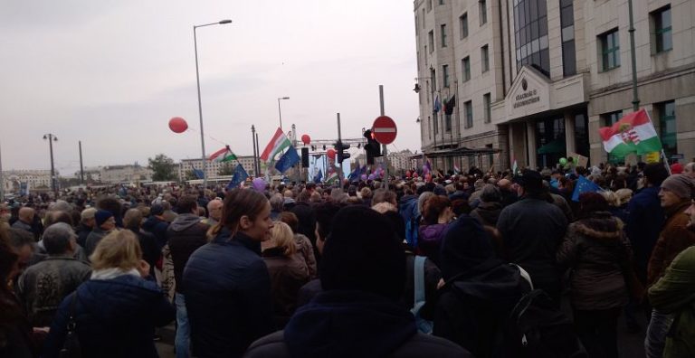 Ellenzék: egy út áll előttük, melyiket válasszák?