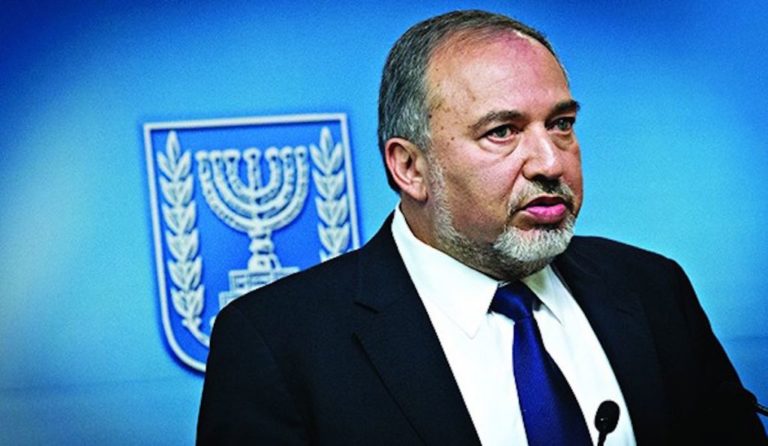 Lemondott Izrael védelmi minisztere