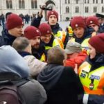 Komjáthi és a rendőrök