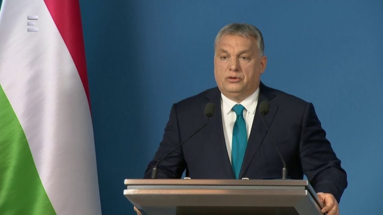 Mai kérdés – Ön szerint Orbán Viktornak volt egyedül fontos a tegnapi Kormányinfón való szereplés?