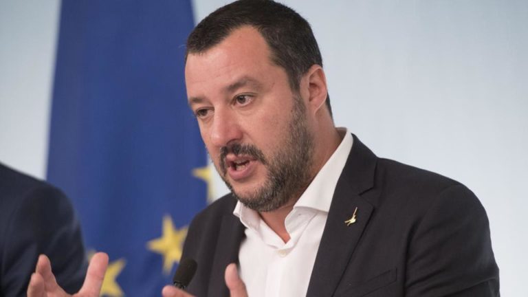 Salvini: egész Európát le kellene zárni!