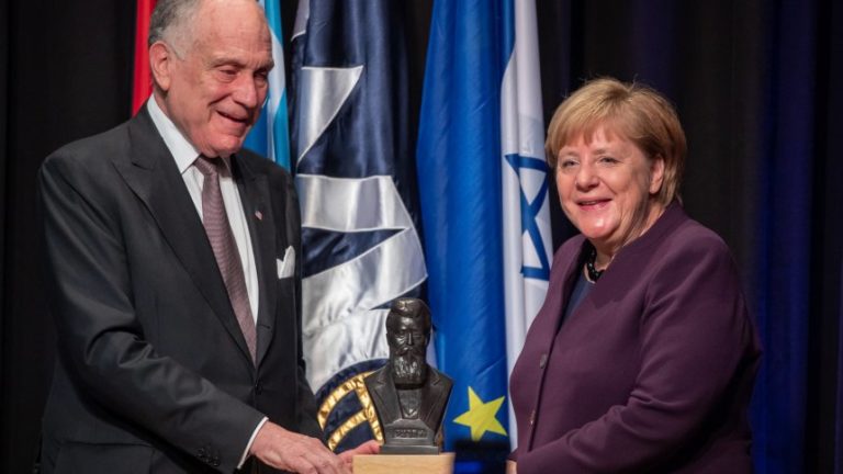Angela Merkel Herzl díjas