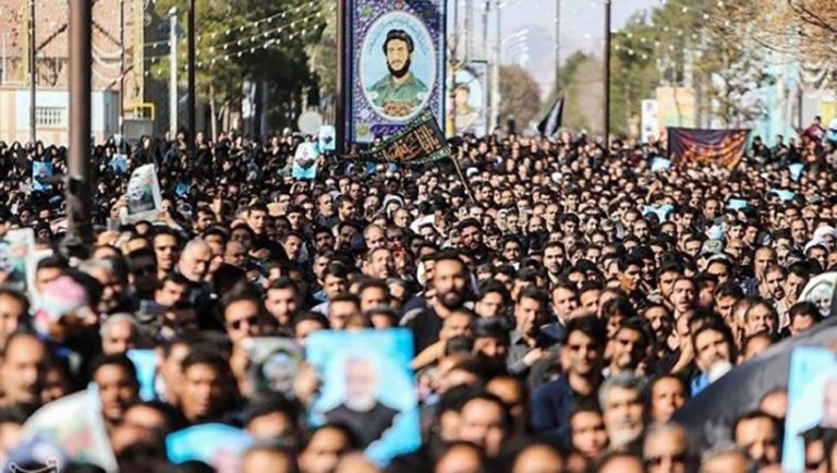 Tüntetések a vallási vezető ellen Iránban
