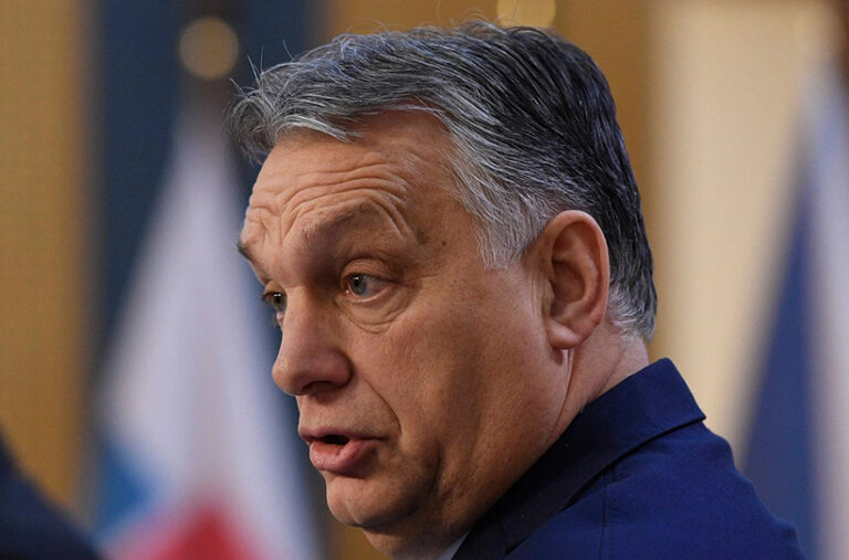 Orbán Viktor külföldről finanszírozza a magyar válságkezelést