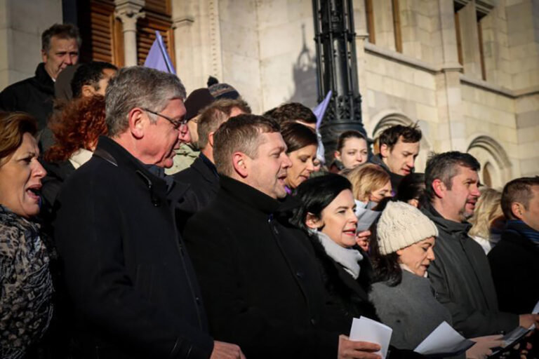 A demokrata ellenzéki pártszövetség politikai deklarációja