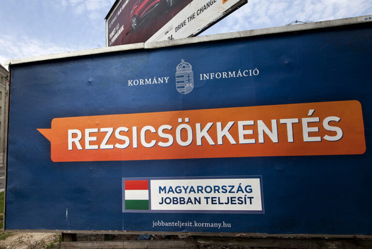 Miért adta fel Orbán a rezsicsökkentést?