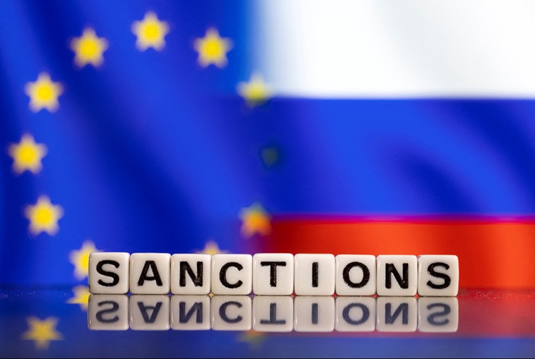 Mérlegen a szankciók és a lábonlövés