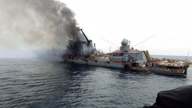Mitől süllyedt el a fekete-tengeri orosz flotta zászlóshajója?